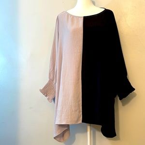 ODDY Cruella top, Half black and half super light gray 1XL NWT